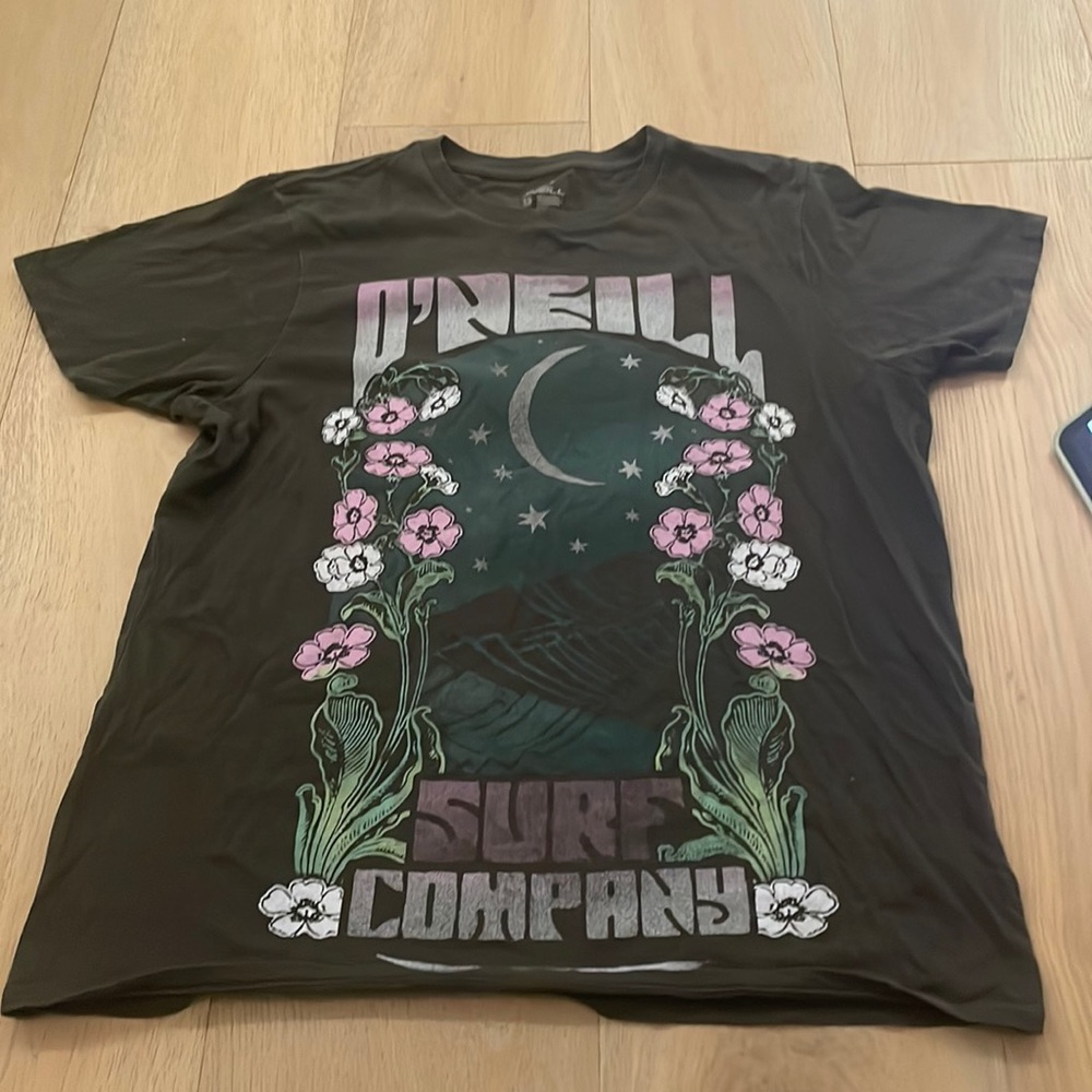 XS Tillys graphic tee